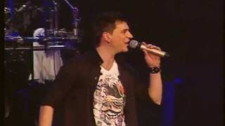 Video-Miniaturansicht von „AMADEUS BAND - DOZVOLI MI DA TE ZABORAVIM ( LIVE @ SAVA CENTAR  18.03.2011 )“