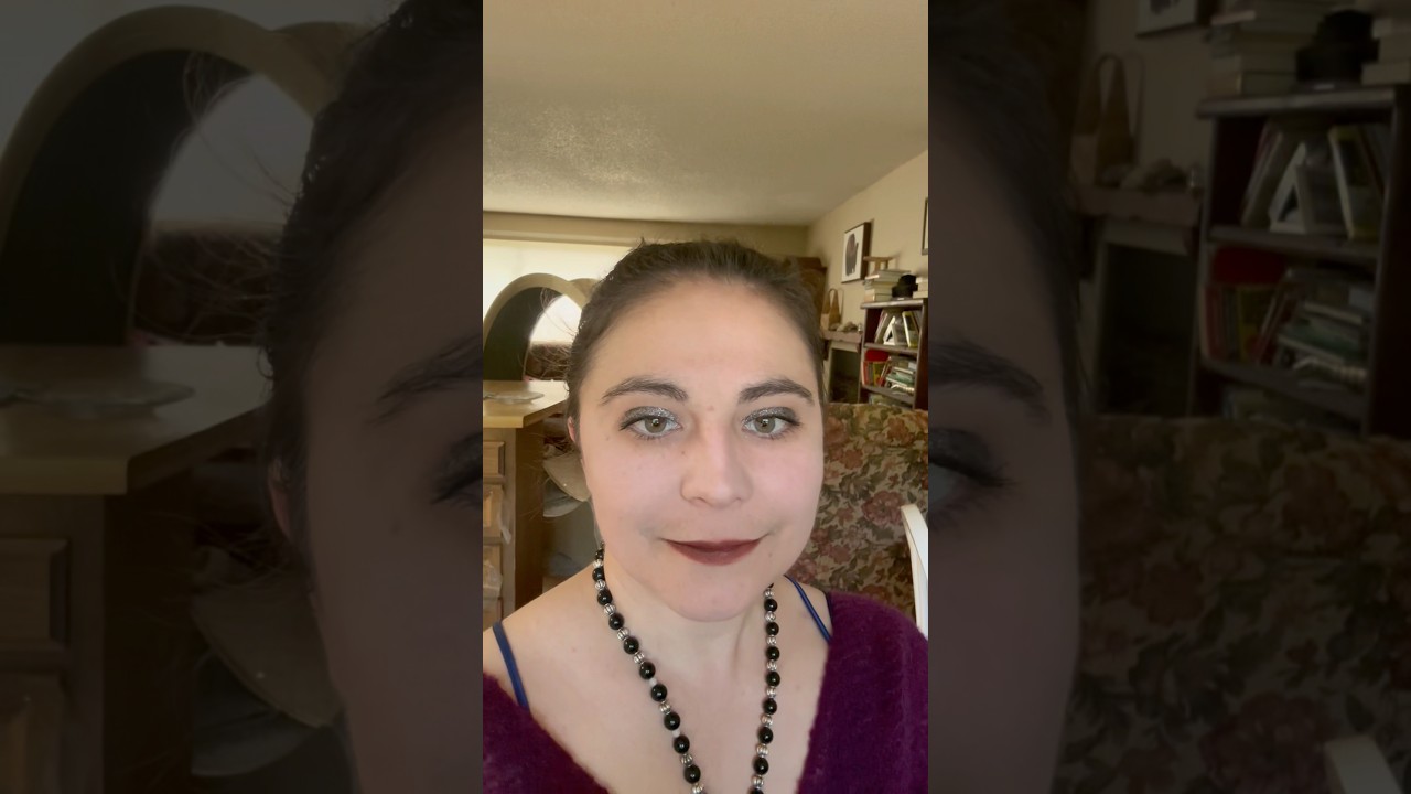 Trying Vani Cosmetics Eyeshadow Palette. What do you think? 