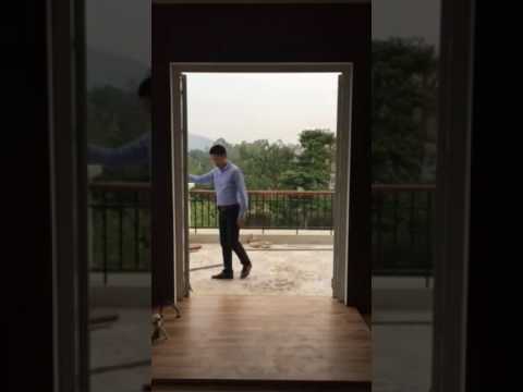 Video CỬA ĐI MỞ QUAY 2 CÁNH NHÔM XINGFA DÙNG KÍNH HỘP -... - youtube