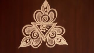 Freehand triangular kolam designs #rangolidesigns #kolamdesigns #mugguludesigns #easyrangoli