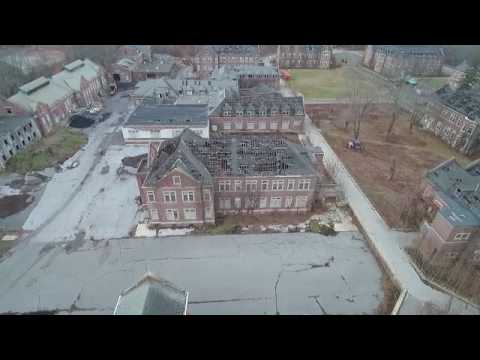 What are some facts about the Pennhurst Asylum?