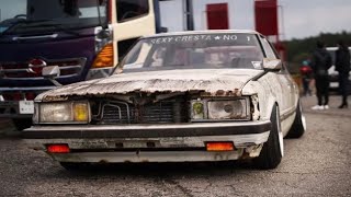 this guy masterfully restored an old TOYOTA MARK 2 GX71