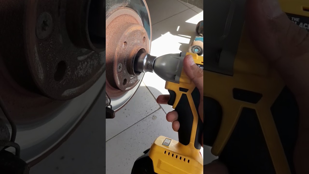 soltando a porca da junta homocinética com chave de impacto  the black tools