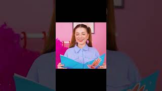Thumbnail for Přilepili si tetování na druhou ruku.