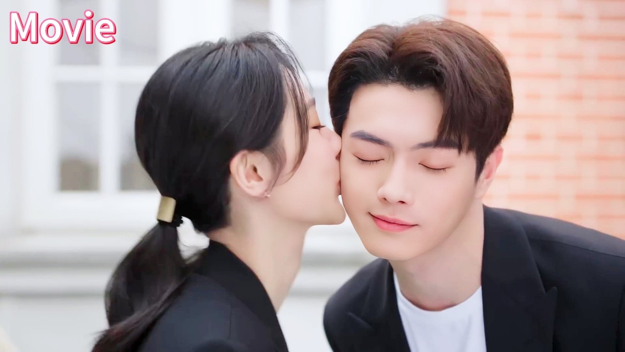 Сладость зашкаливает! Золушка в опасности, босс спасает—и просит поцелуй!