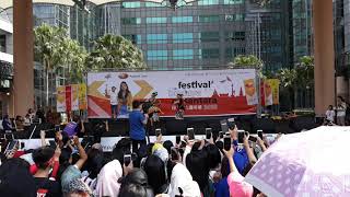 meraih bintang. via vallen