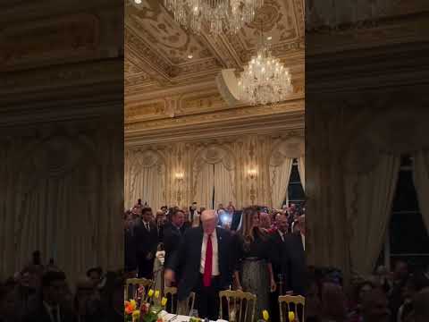 President Trump, First Lady Melania and BARRON arrive for Thanksgiving dinner at Mar-a-Lago