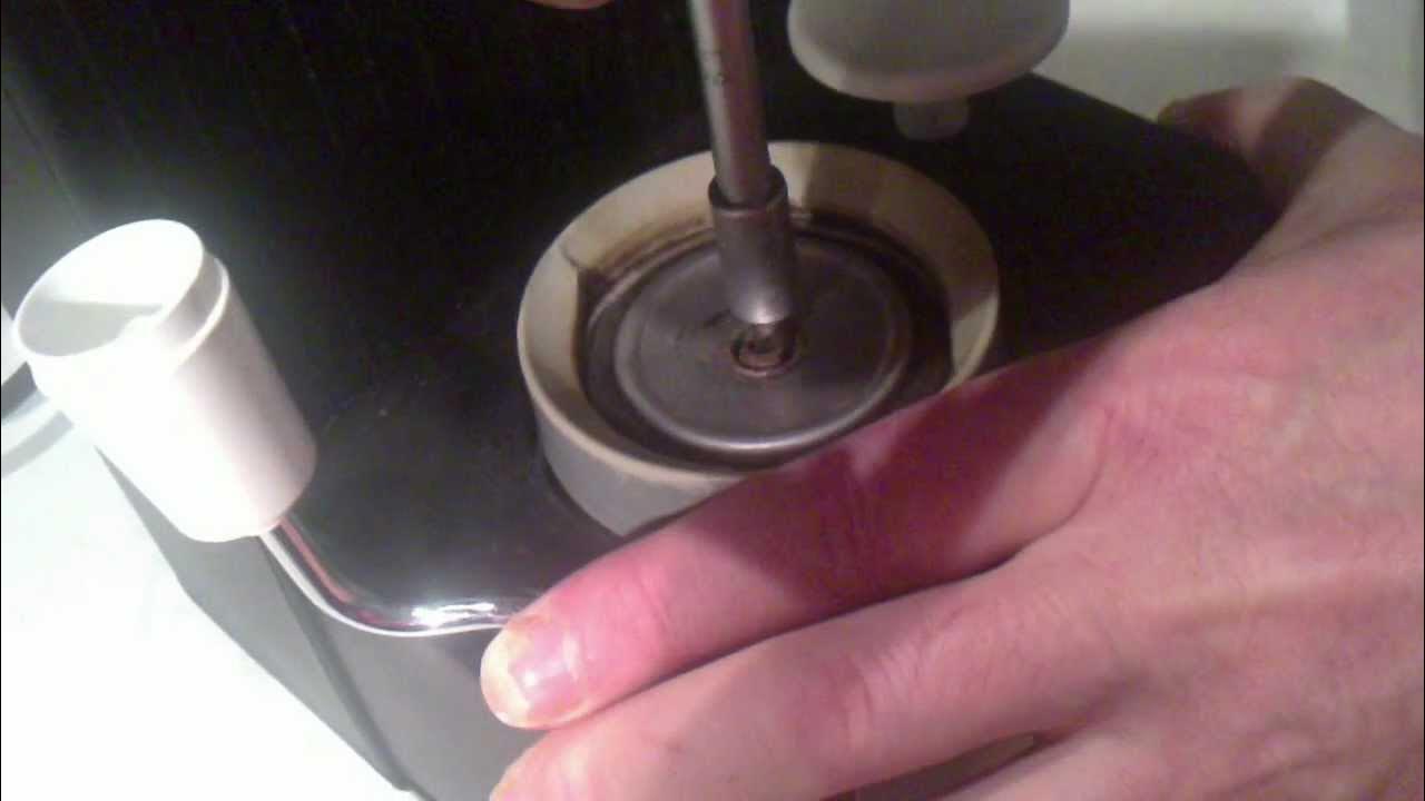 Техобслуживание кофеварки DeLonghi / Maintenance of DeLonghi coffee