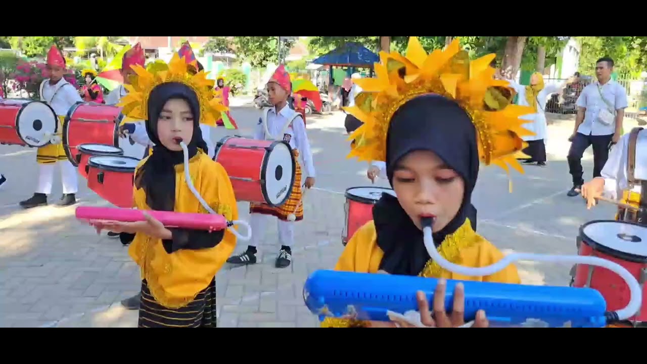 Pemantapan Grup Drumband SDN 49 Rabangodu Selatan Kota Bima