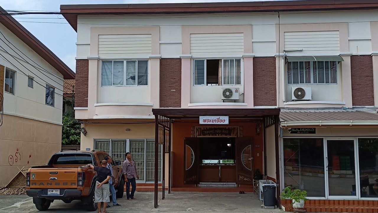 #ขายทาวน์เฮ้าส์2ชั้นพร้อมเฟอร์นิเจอร์ เข้าอยู่ได้เลย เนื้อที่16ตรว. ต.ละหาร อ.บางบัวทอง จ.นนทบุรี