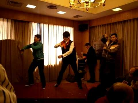 撐腰"達"人.AVI