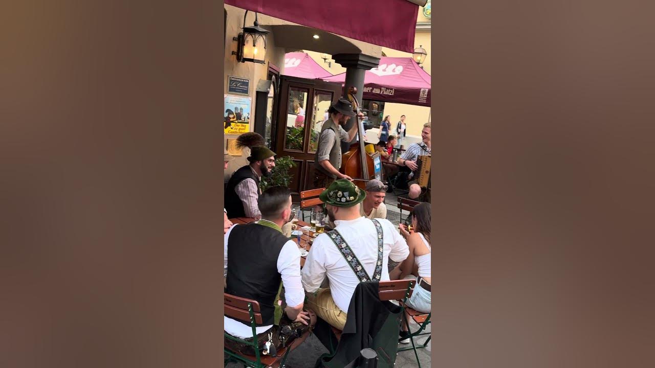 Augustiner am Platzl München, Trachtenkultur und Musikkultur auf Bayerisch Augustiner am Platzl München, Trachtenkultur und Musikkultur auf Bayerisch