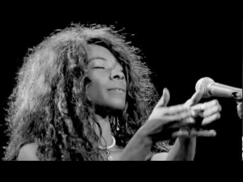Watch the video for La Niebla