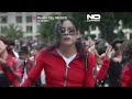 Fans de Michael Jackson bailan Thriller por el que sería el 68 cumpleaños del rey del pop