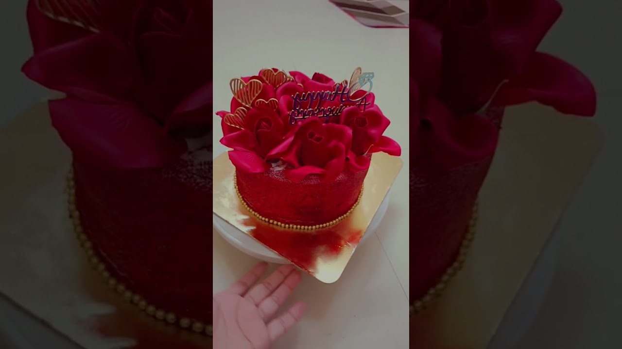 red velvet cheese cake shimmer effect