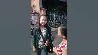 Pengamen cilik dengan suara emas nya (Bagaikan langit dan bumi)  cover