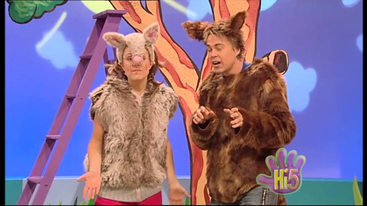 Puddles The Puppy Learns to Make Friends