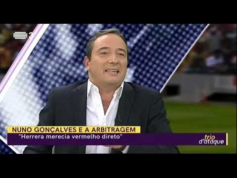 Herrera vs Bruno Fernandes: É ou não é cotovelada? | Trio D'Ataque | RTP