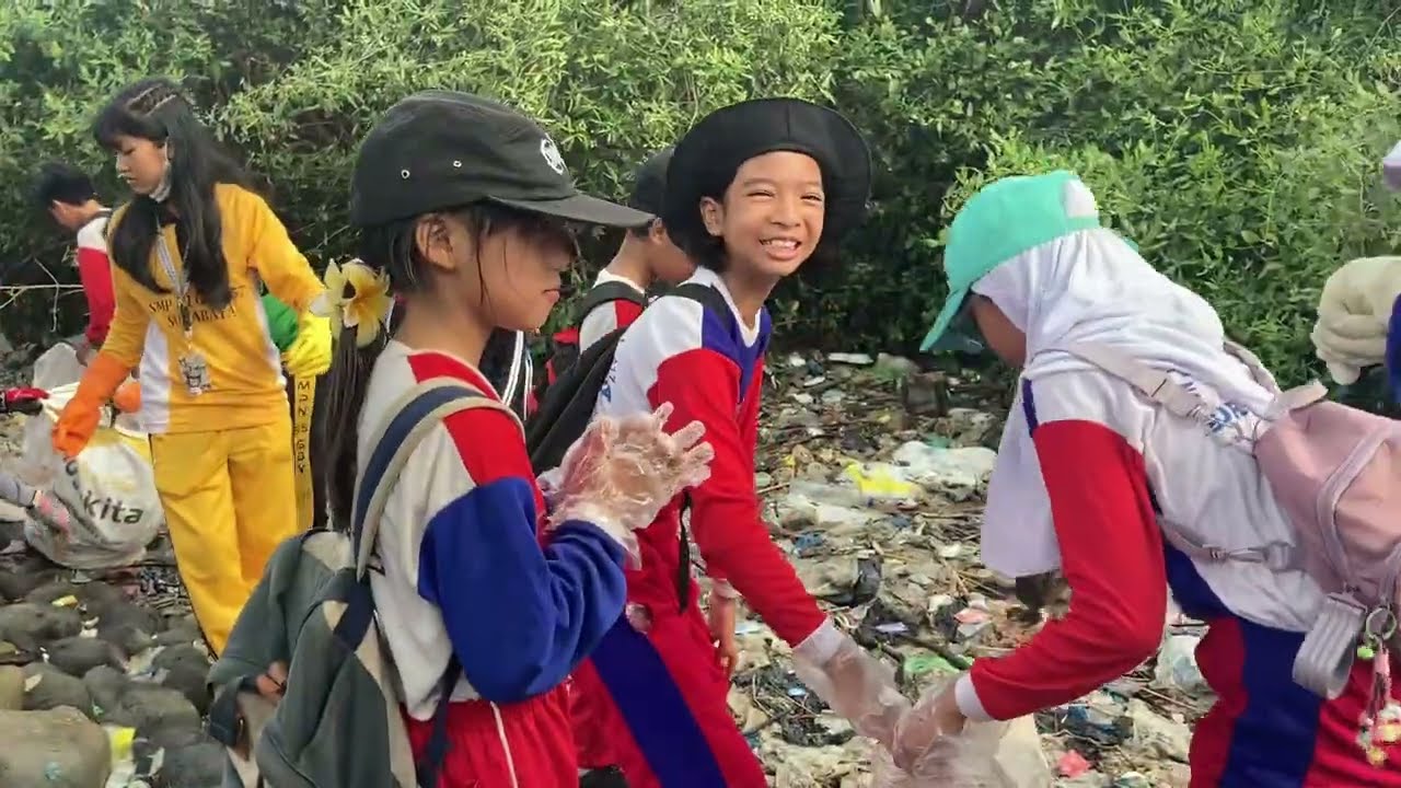 Aksi Bersih Pantai SDN Jemur Wonosari 1 Surabaya | Kolaborasi Tunas Hijau & Eco School Surabaya 2025