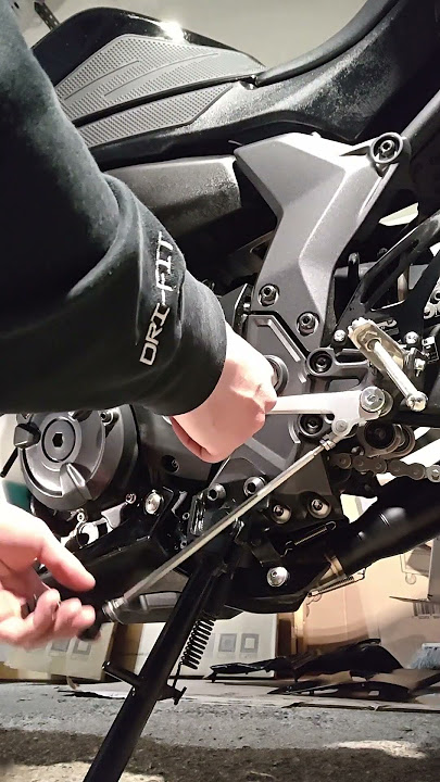 Yamaha R7 quick shift install #r7 #yamahar7