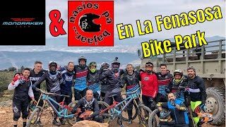 El MS-Mondraker junto a los NasiosPaBajar en la Fenasosa Bike Park