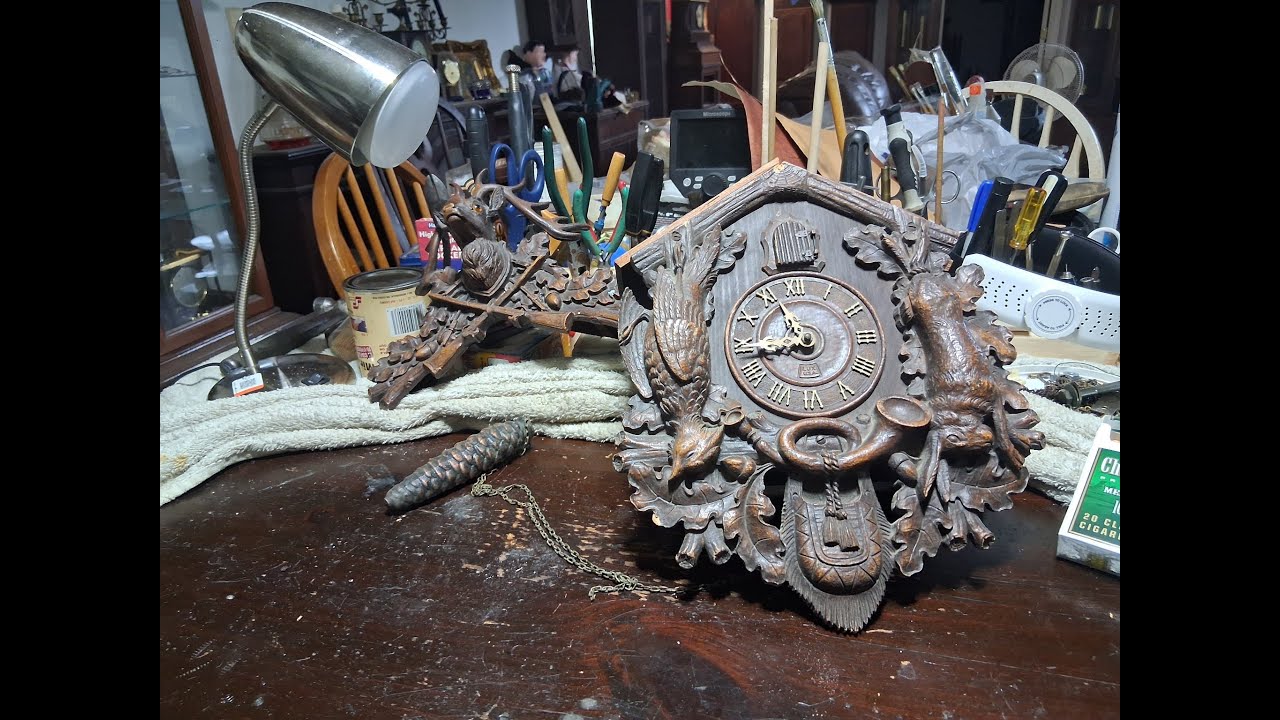 Lux cuckoo clock bellows made from Bakelite explained on how they work