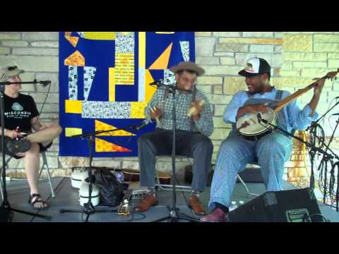 Dom Flemons and Jerron Paxton - Texas Traveler (Live @ the Sugar Maple Trad. Music Festival)