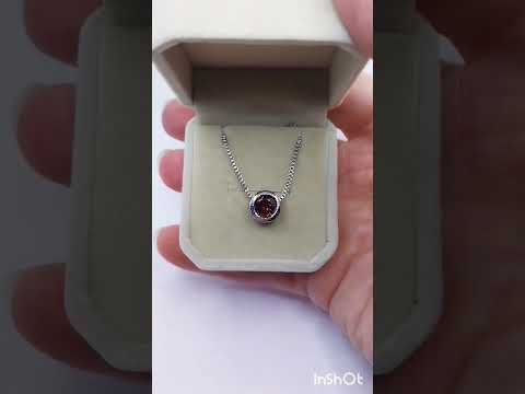 Кулон у стилі мінімалізм "Рубіновий диск" ювелірний сплав покриття срібло з цирконом в оксамитовій коробці, видео 2
