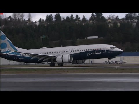 First Boeing 737-MAX 8 Landing EVER [FullHD]