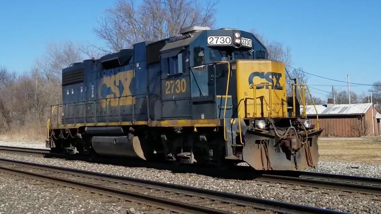 CSX 2730 leads Y101 light power through Terre Haute, IN
