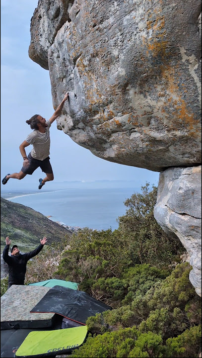 Zeus ⚡⚡⚡ - Kalk Bay - Cape Town 🇿🇦 #bouldering
