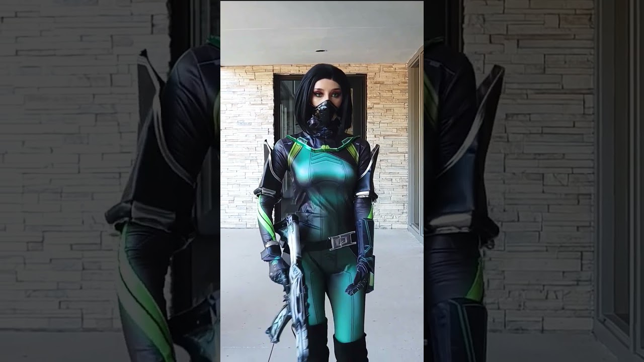@charming_kitsune as Viper #valorant #valorantclips #cosplay #cosplayer