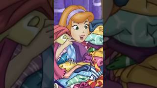 DAPHNE BLAKE - Wear for her Date with Fred Jones