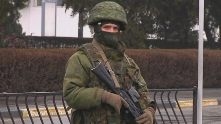 Ukraine crisis: 'Russian forces' seize airports in...
