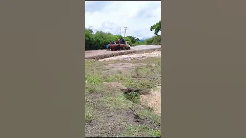 How lorry carried by flood in kaswii sultan Hamud