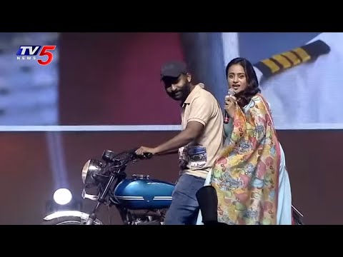 Anchor Suma Super Fun on Stage at USTAAD Pre Release Event | TV5 Tollywood
