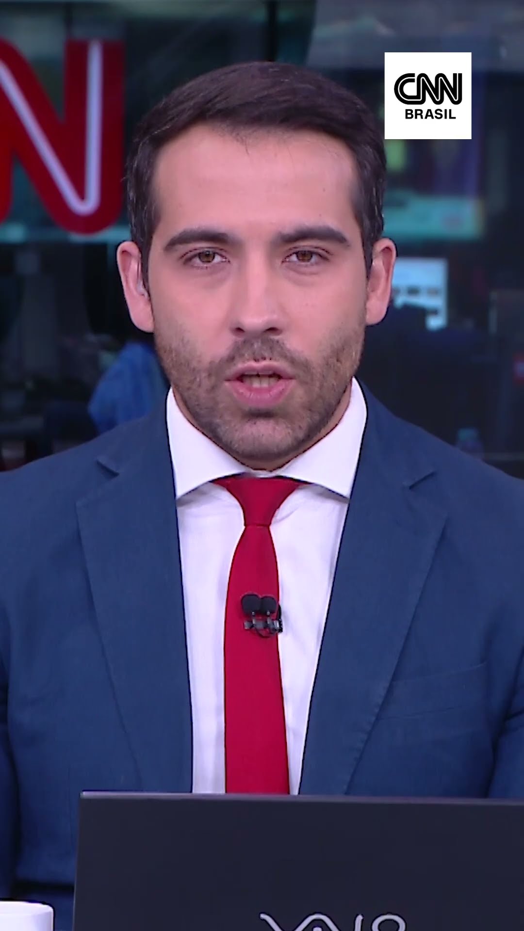 Deputado francês compara carne brasileira a lixo durante sessão #Shorts