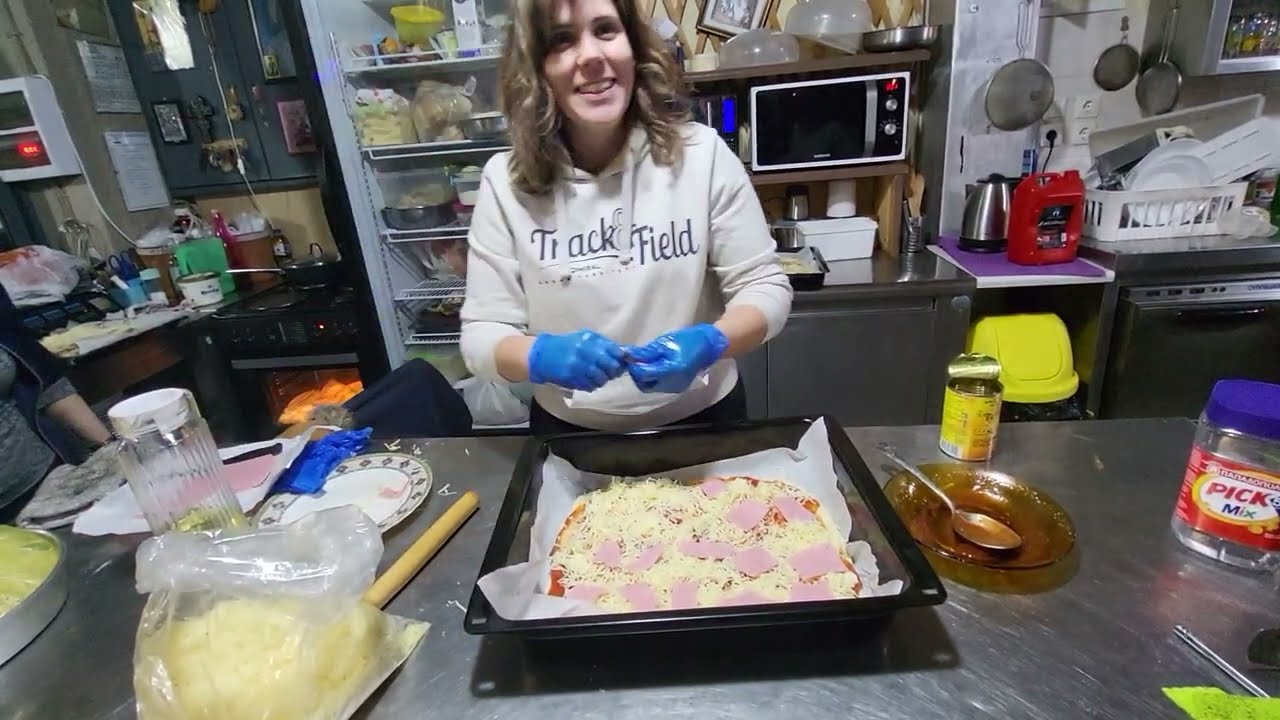 ΚΟΥΜΑΡΑΔΑΙΟΙ ΣΑΜΟΥ ΒΟΛΤΑ  ΣΤΟ ΧΩΡΙΟ ΣΤΗ ΚΟΠΗ ΠΙΤΑΣ ΚΑΙ Η ΠΊΤΣΑ ΤΗΣ ΜΑΡΙΑΣ