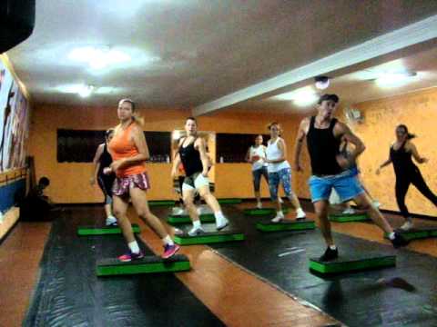 aula de step com prof Cleudo Silva... academia D fitness - YouTube