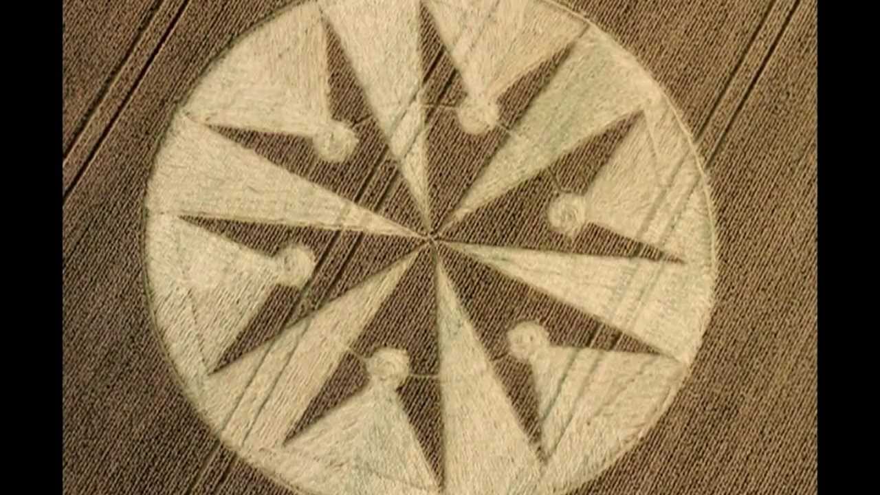 2013 crop circles: Wiltshire, UK - August 2013