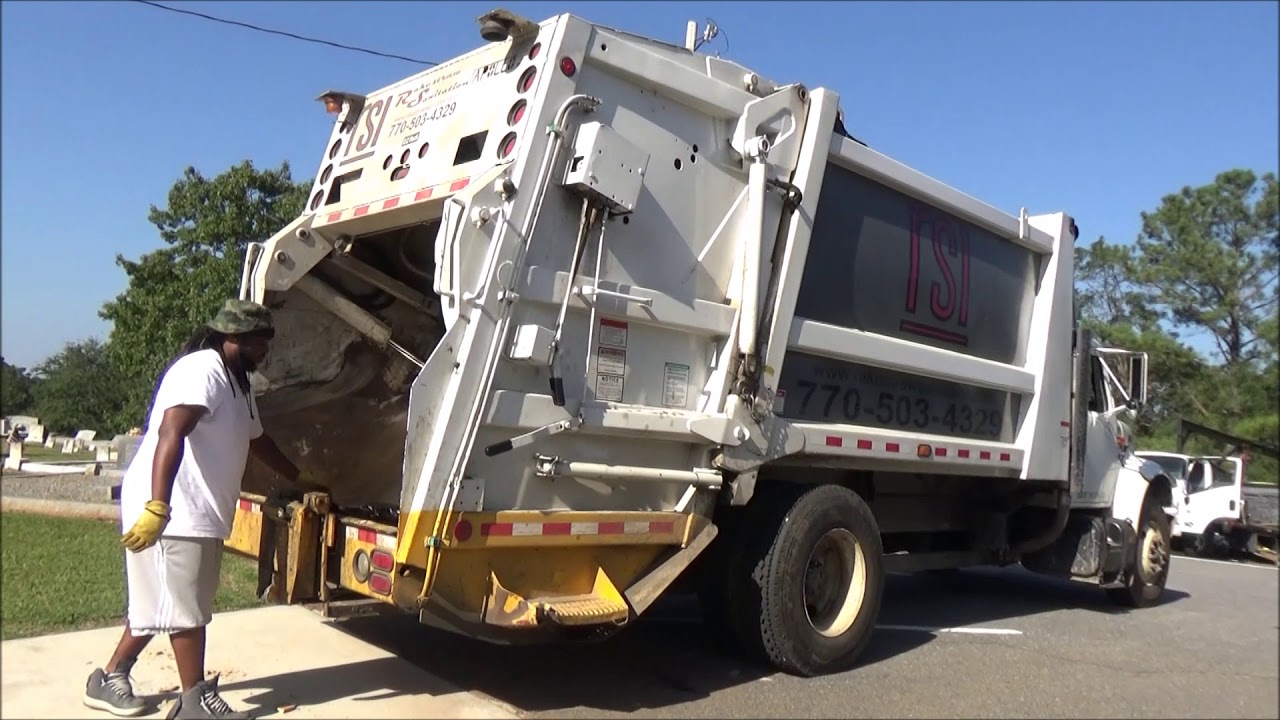 Rakestraw Sanitation International 4900 EZ Pack Apollo Rear Loader