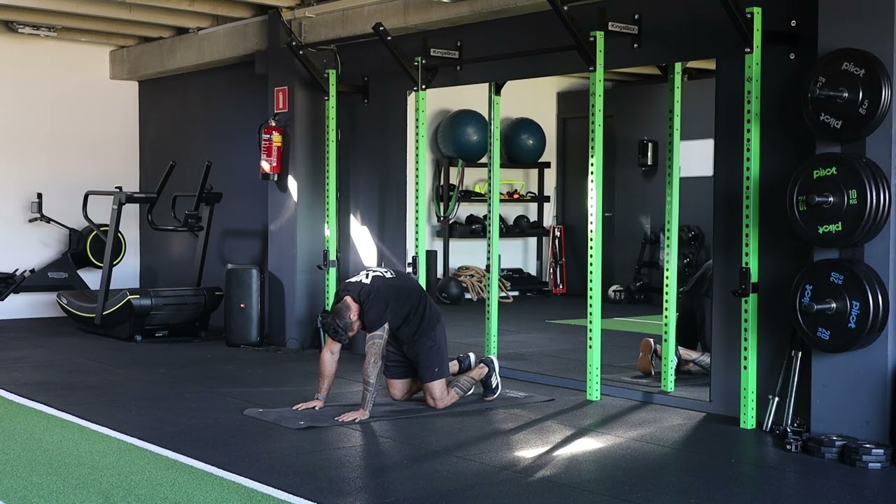 Cat Cow Stretch | Dynamic Spine Mobility | KEBKO Functional Fitness Amsterdam Noord