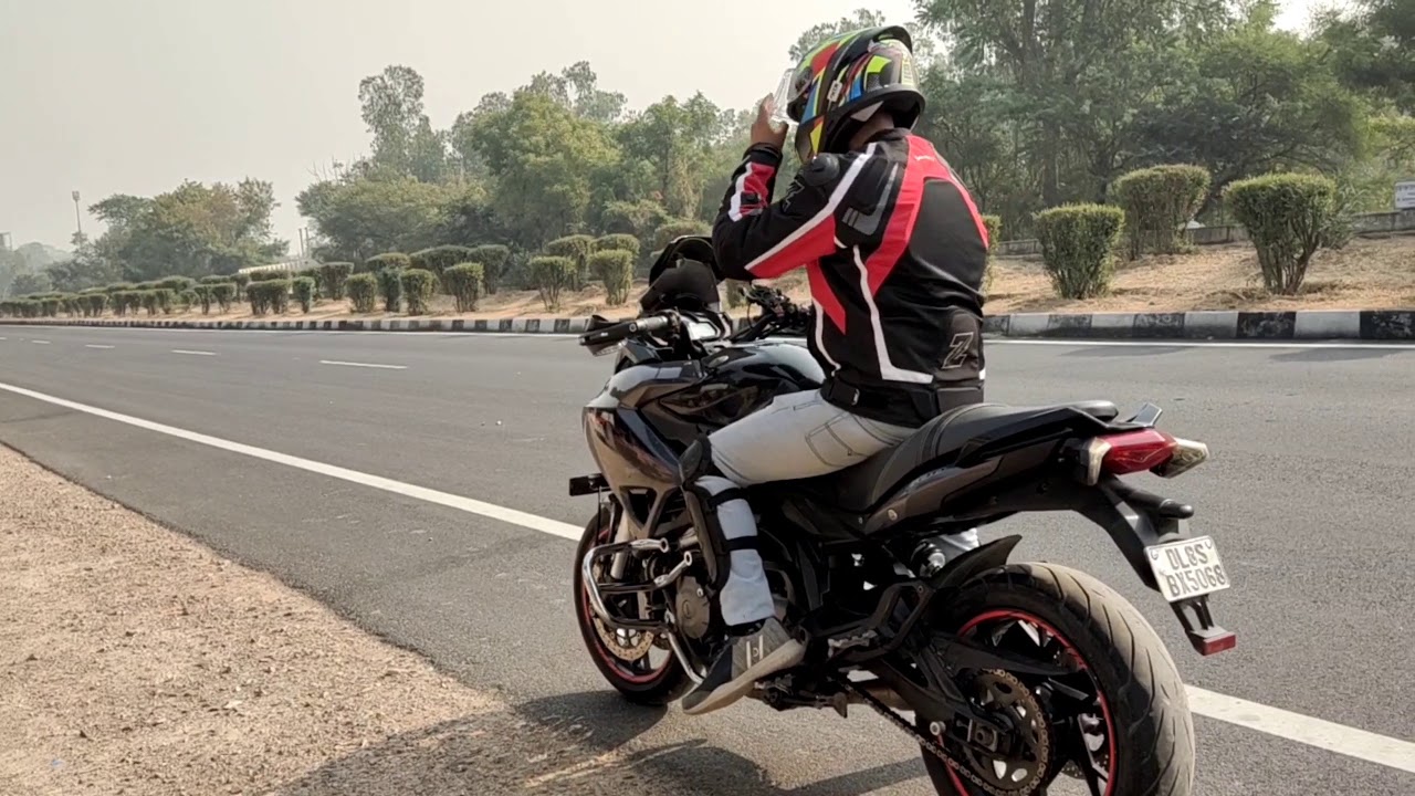 Benelli 600GT flyby n akrapovic sound 4x1 full system exhaust Mspeed