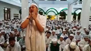 Irwan Sumenep Adzan Suara Sangat Bangus di Masjid Wali Songo Al Qodiri Jember