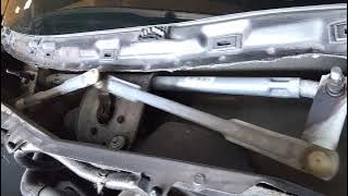 How the wiper linkage works.