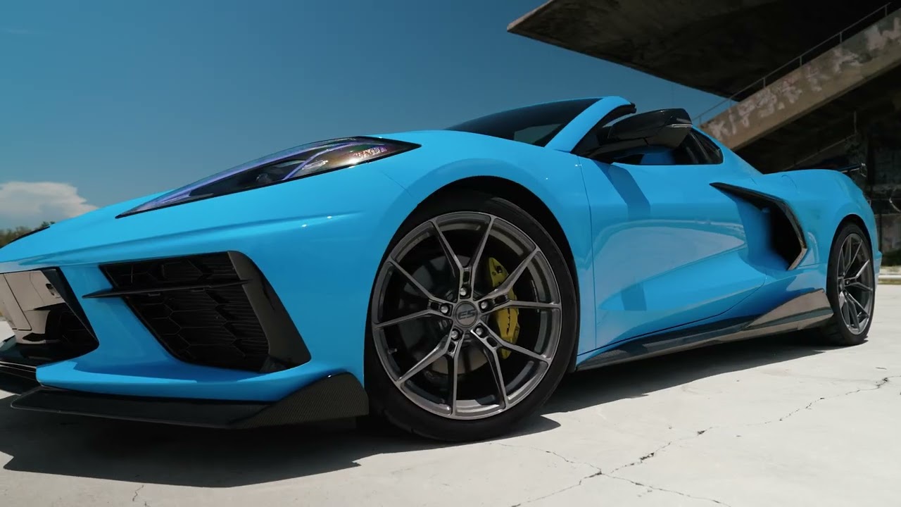 Rapid Blue Corvette C8 | Fitted on E5 Titanium Brushed Daytona Wheels
