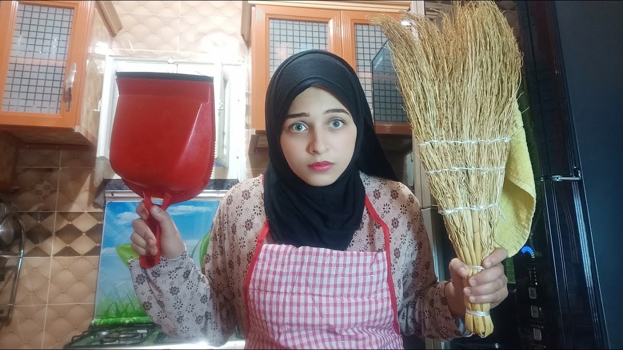 كل يوم قبل ماتنامي اعملي في بيتك كدا وانسي كركبة وتعب طول اليوم