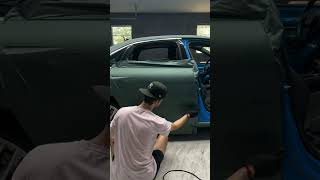 Pemasangan stiker seluruh bodi mobil #carwrap #stickers