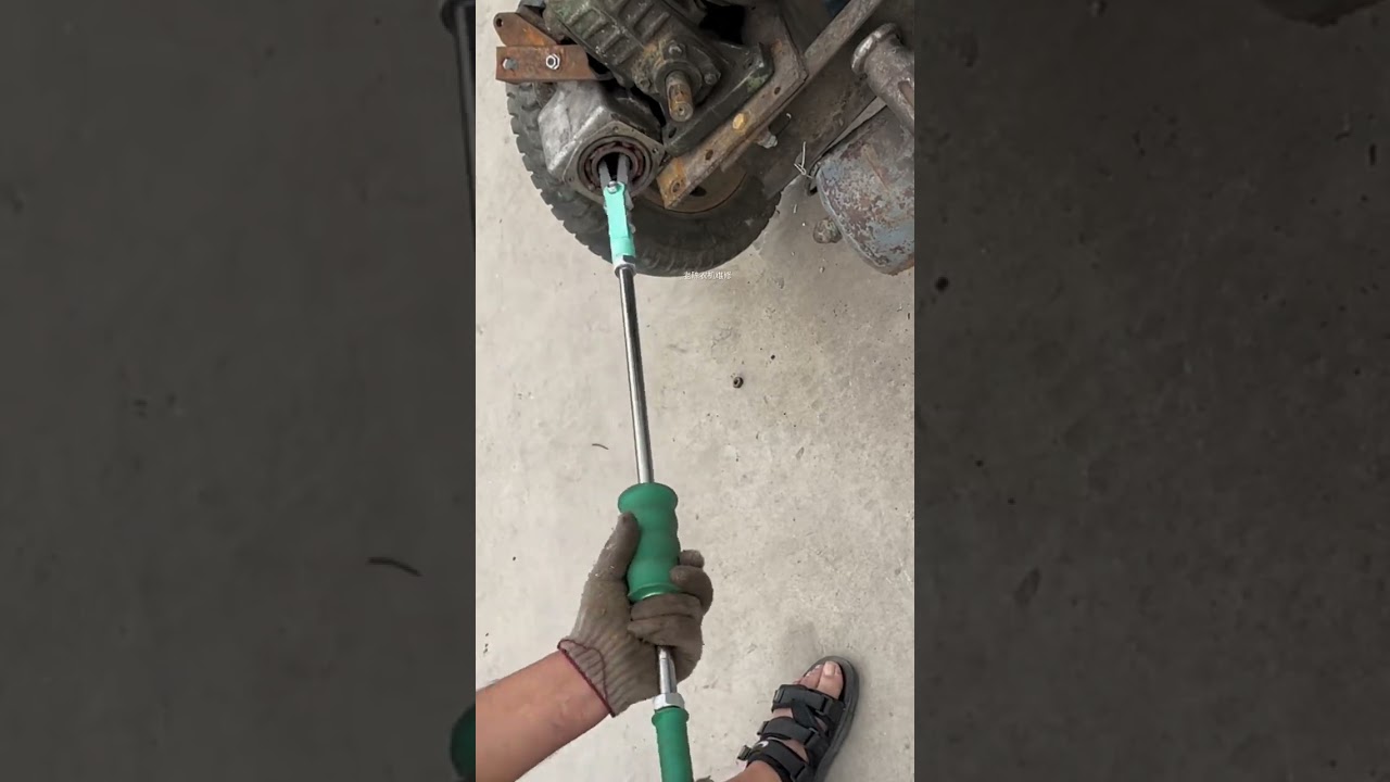 Pneumatic hammer air chisel handheld power tool that utilizes compressed air to drive a chisel punch