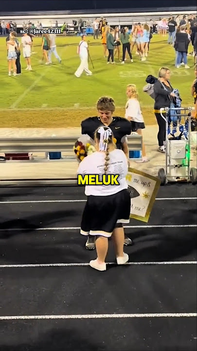 Cewek itu Kaget Saat Ada yang Mengajaknya